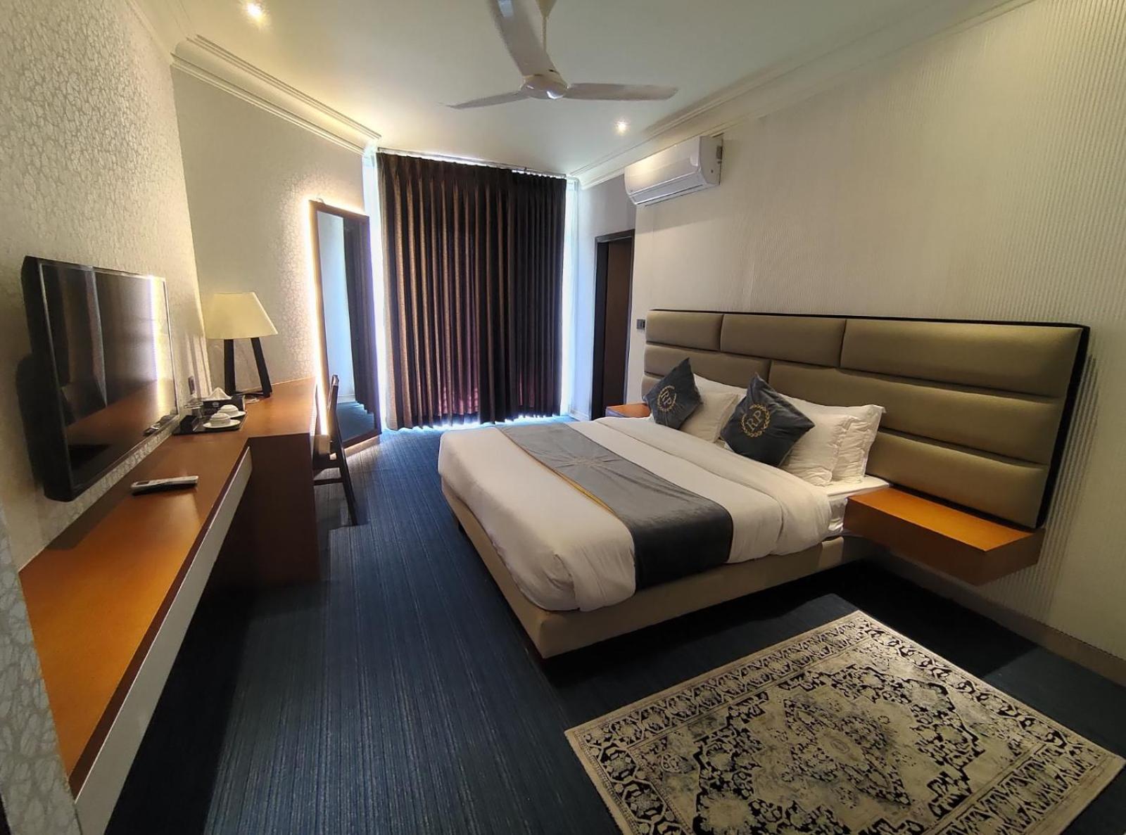 Royal Cox'S Bazar Hotel Bagian luar foto