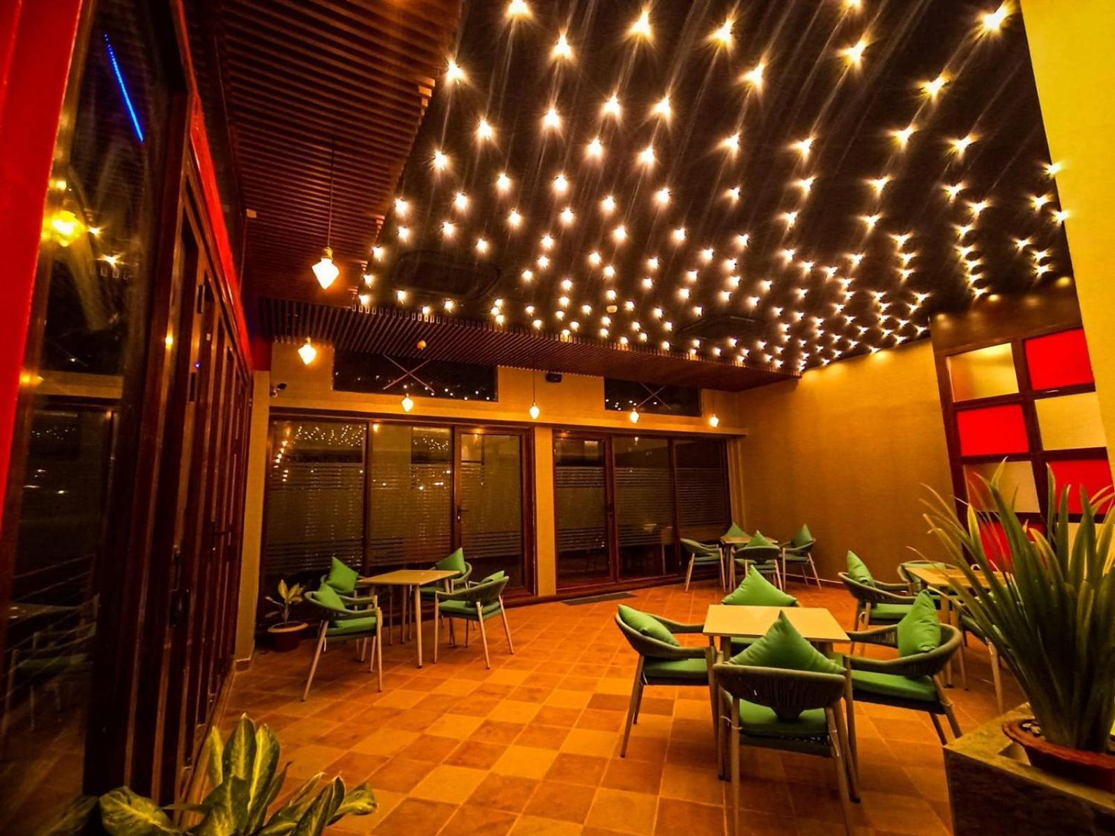 Royal Cox'S Bazar Hotel Bagian luar foto