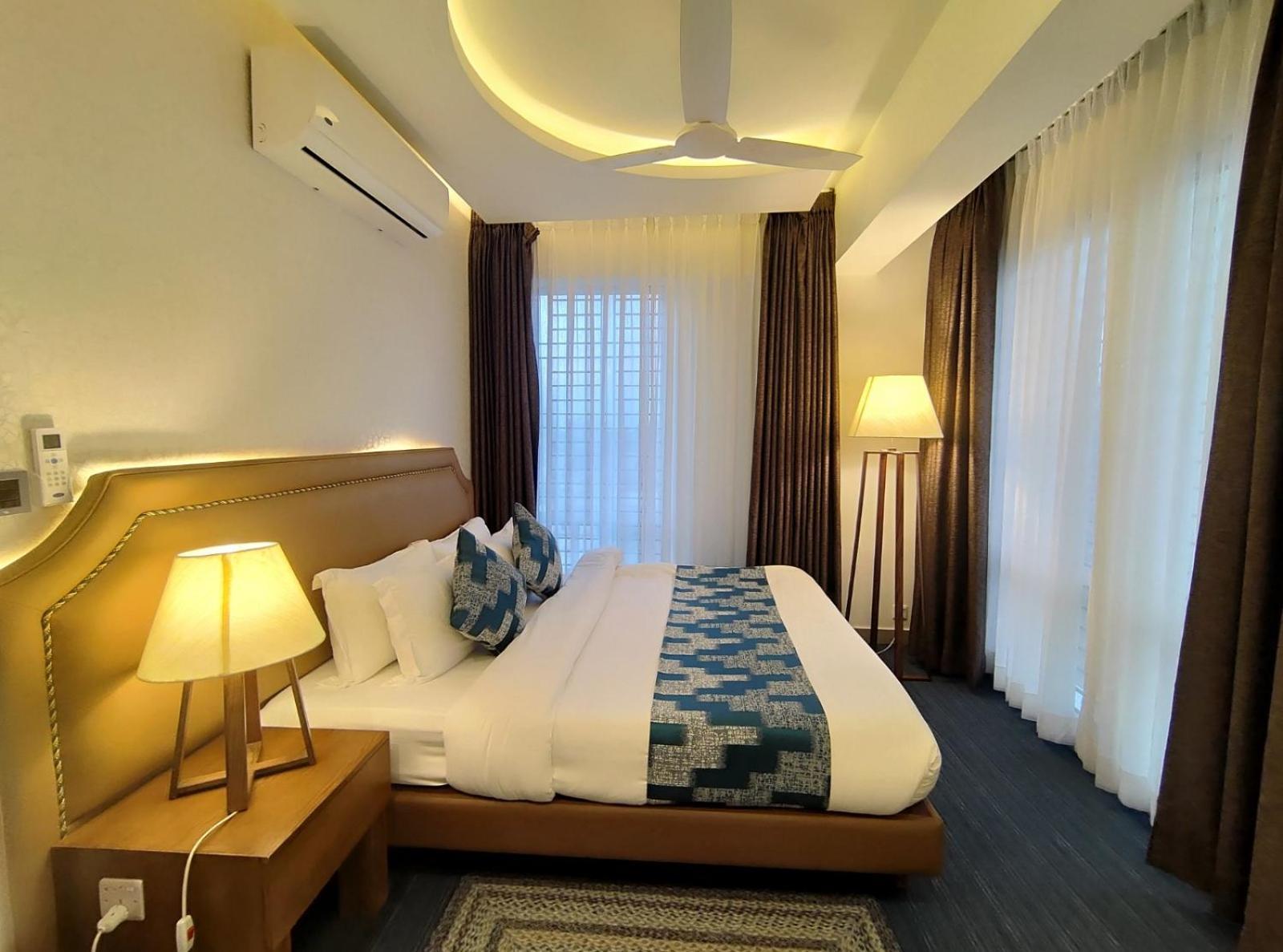 Royal Cox'S Bazar Hotel Bagian luar foto