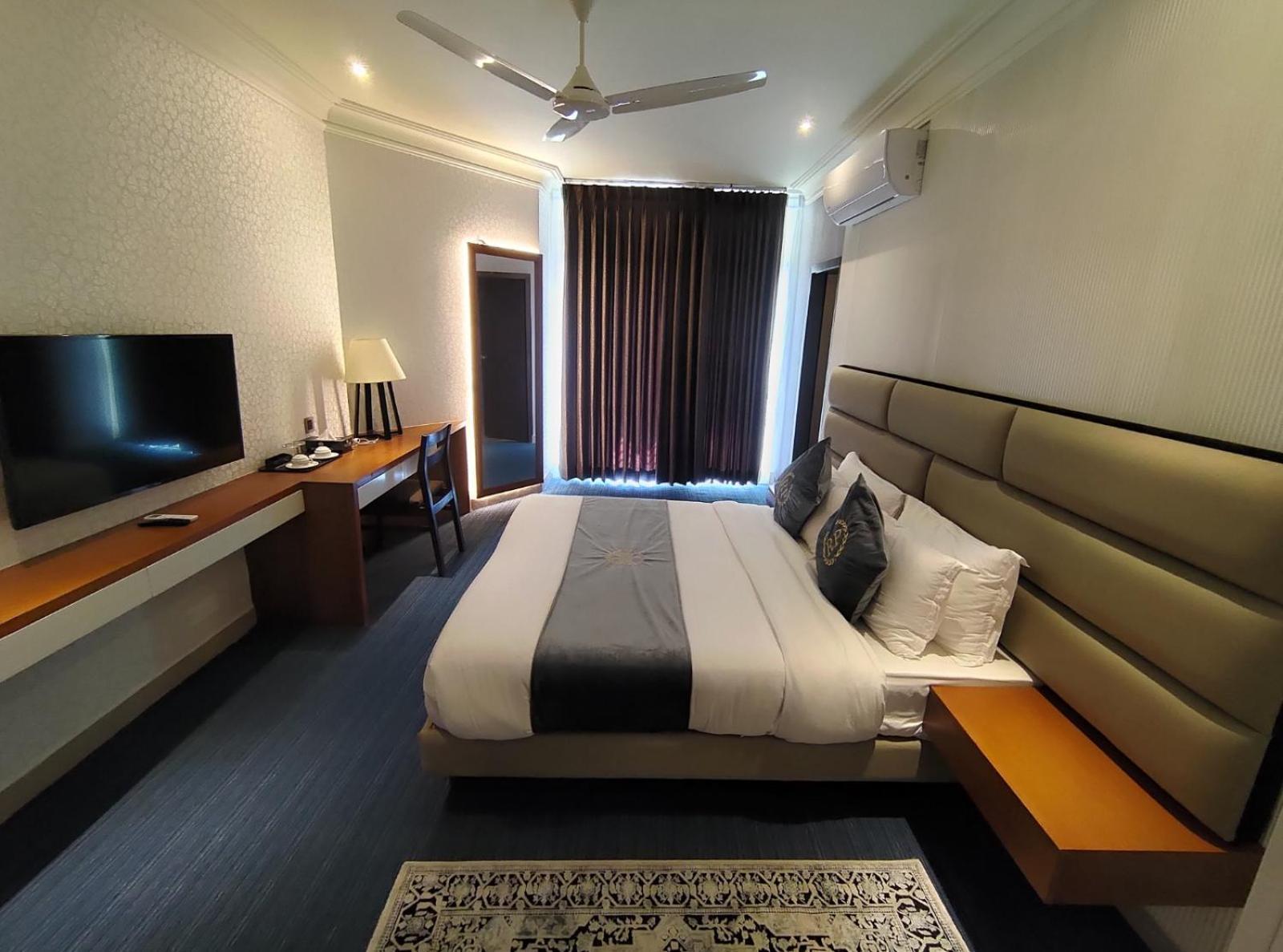 Royal Cox'S Bazar Hotel Bagian luar foto